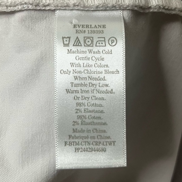 EVERLANE The Lightweight Cotton Wide Leg Crop Twill Pants - Picture 9 of 10